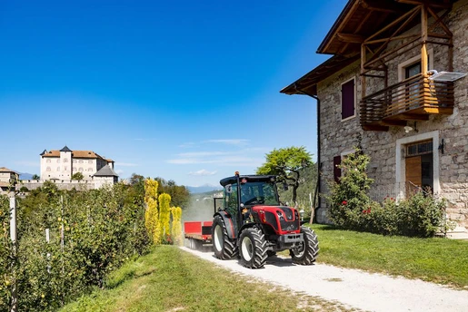 Valtra wprowadza na rynek traktory do pracy w sadzie, winnicy i w branży komunalnej