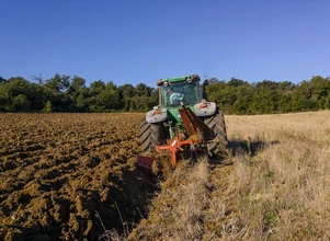 Restrukturyzacja gospodarstwa rolnego – kiedy i jak ją przeprowadzić?