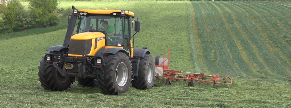 Opolskie: Pokos traw na sianokiszonkę w Kombinacie Rolnym Kietrz