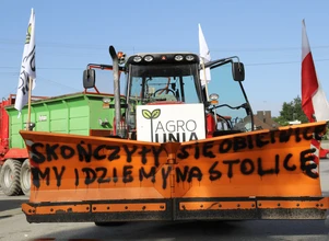 Trwa protest AgroUnii – rolnicy mają dość bierności! (FILM i ZDJĘCIA)