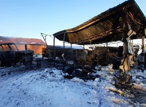 Bajdy: doszczętnie spłonął garaż i ciągnik